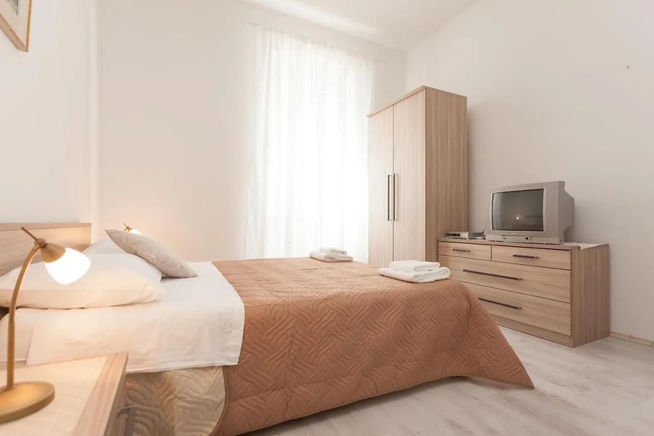 Planetrovinj Apartments Rovigno