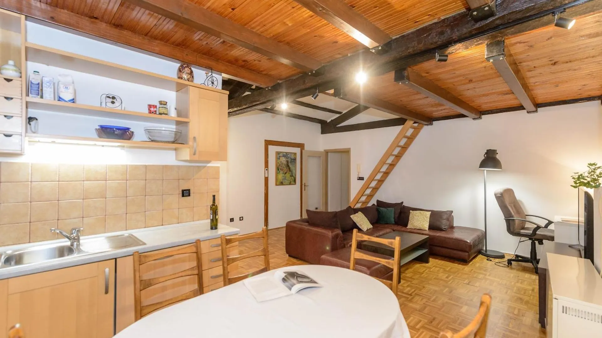 Planetrovinj Apartments